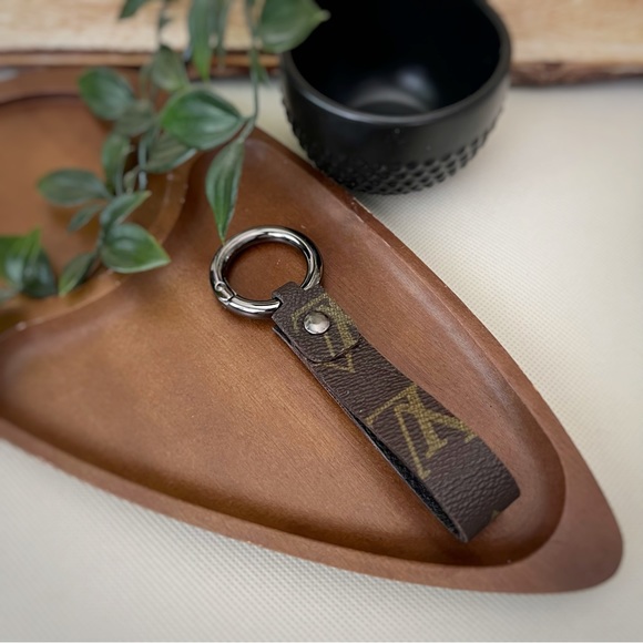 Repurposed LOUIS VUITTON LV Monogram Leather Lined Keychain Unisex - Picture 1 of 5